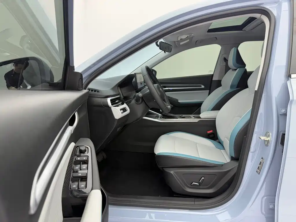 Emgrand 2023 4th Generation Champion Edition 1.5L CVT flagship model купить на сайте DeffCars