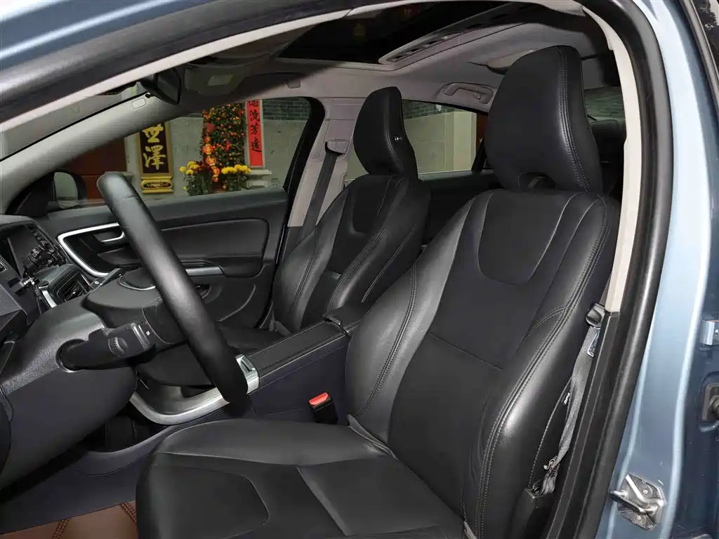 Volvo S60 2018 S60L T3 Smart Edition купить на сайте DeffCars