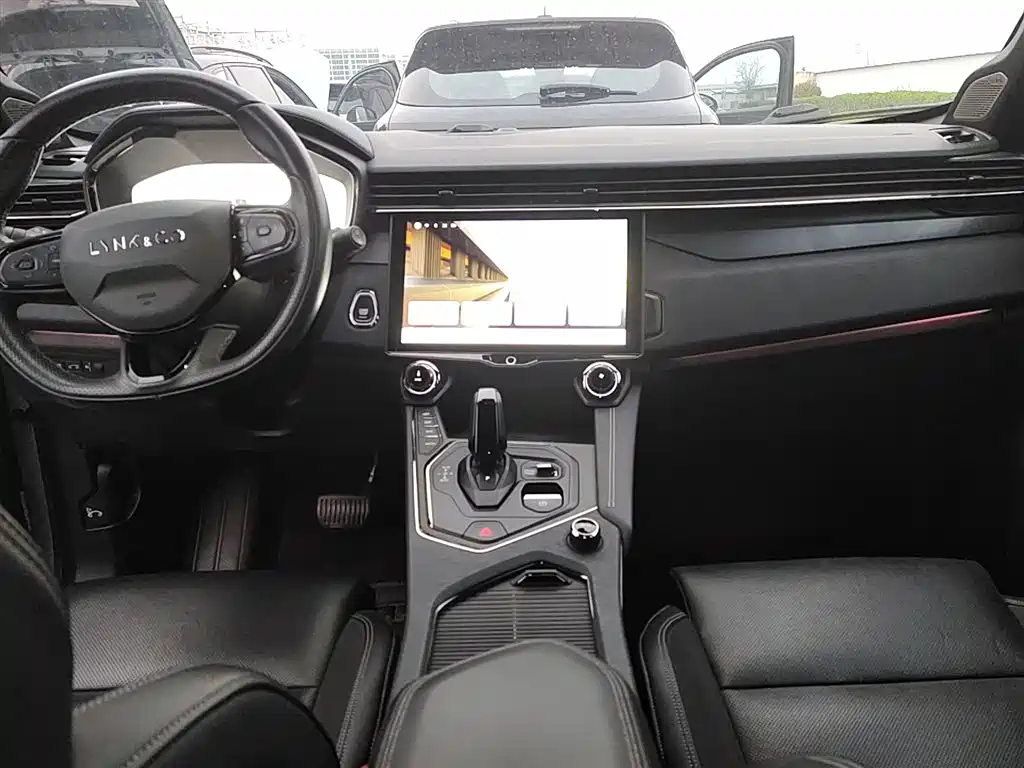 Lynk & Co 01 2023 1.5TD EM-F PM купить на сайте DeffCars