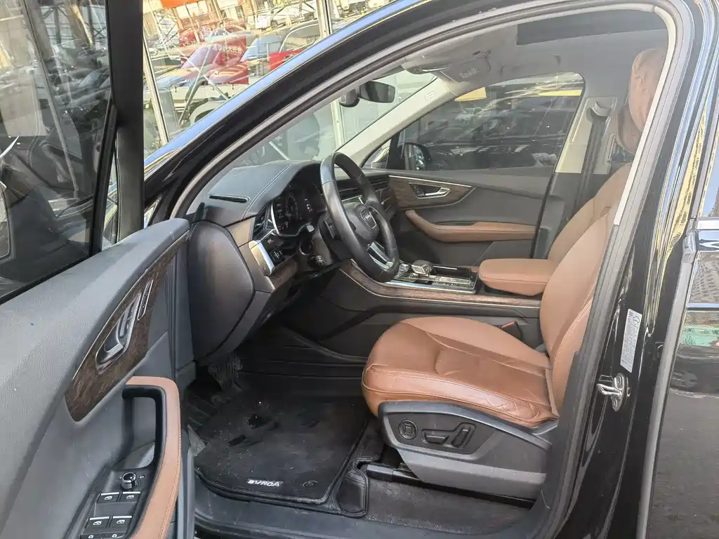 Audi Q7 2023 45 TFSI quattro S line sports купить на сайте DeffCars