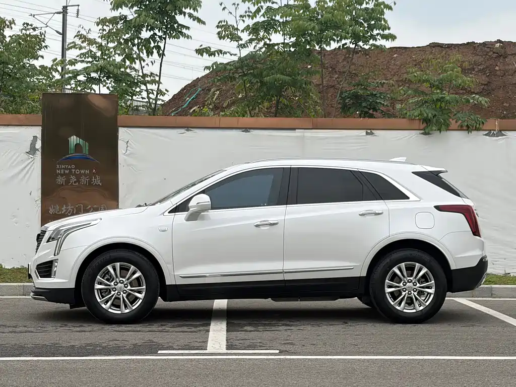 Cadillac XT5 2022 2.0T two-wheel drive luxury model купить на сайте DeffCars