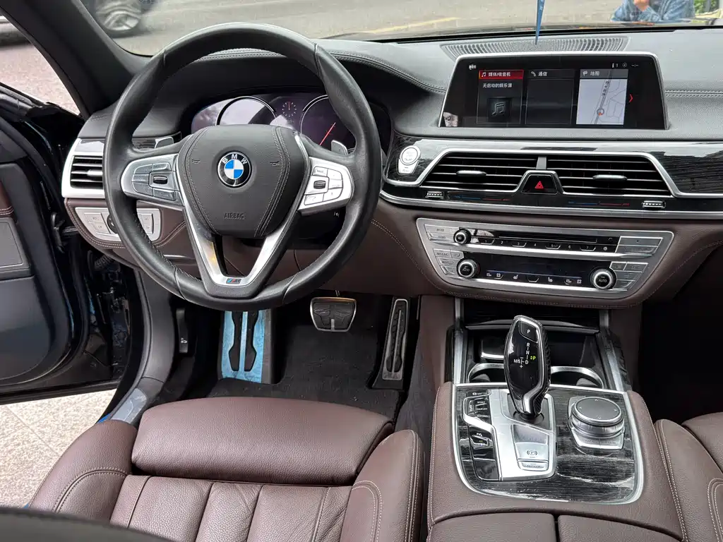BMW 7 Series 2018 730Li Leading M Sports Package купить на сайте DeffCars