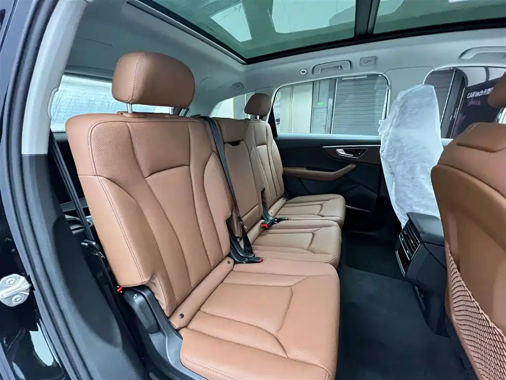 Audi Q7 2025 55 TFSI quattro S line sports купить на сайте DeffCars