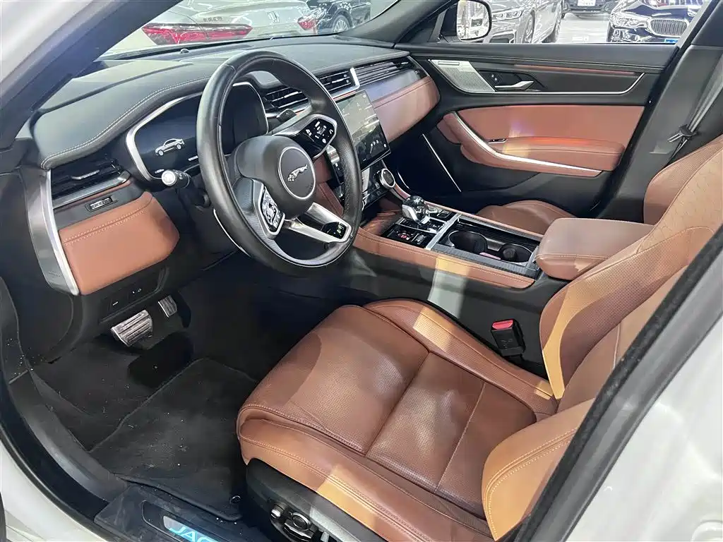 Jaguar XFL 2024 2.0T P300 four-wheel drive flagship sports gold version купить на сайте DeffCars