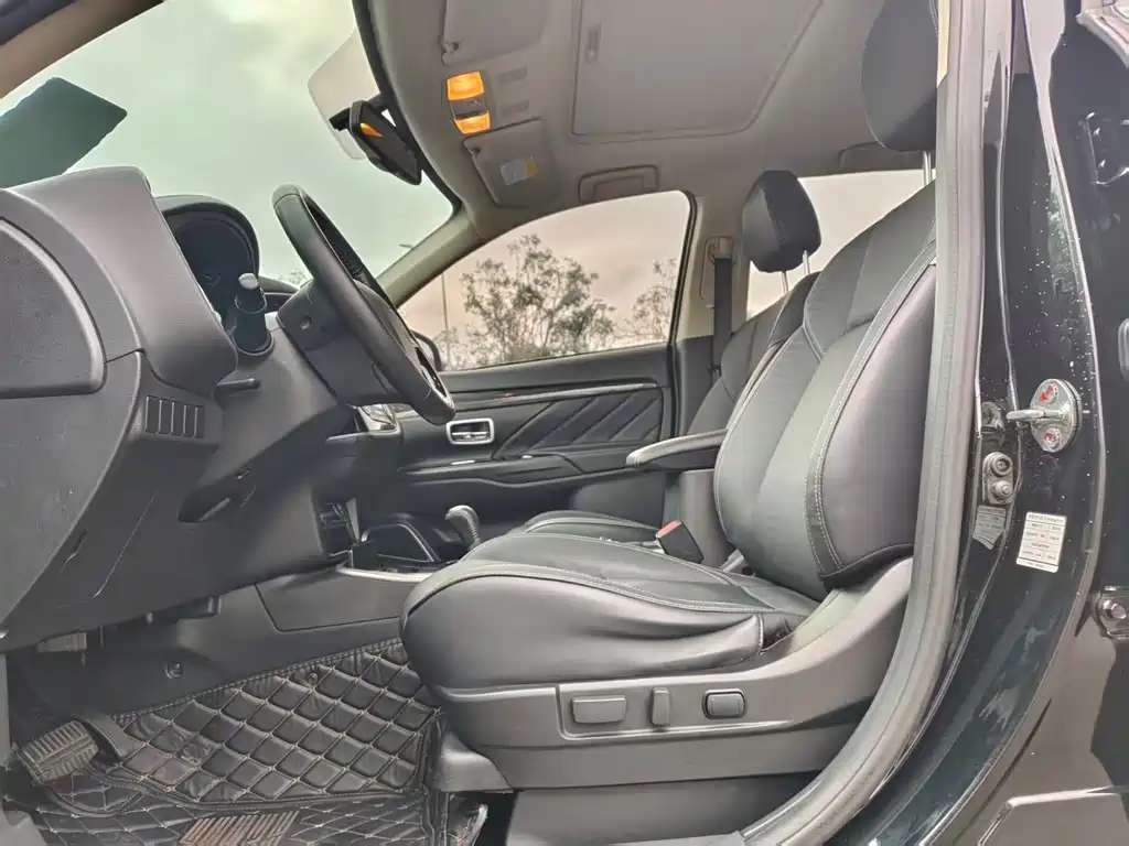 Outlander 2020 2.0L 2WD Enjoy Edition 5 seats купить на сайте DeffCars