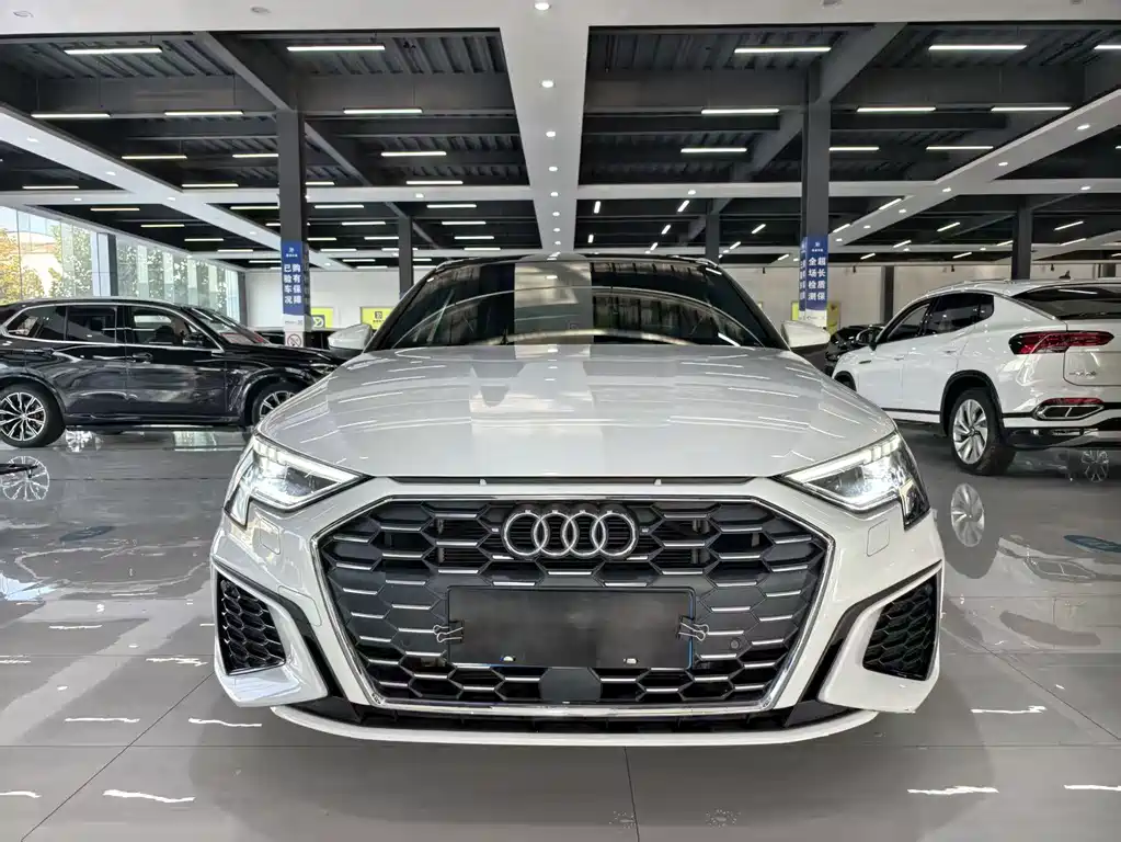 Audi A3 2022 A3L Limousine 35 TFSI Fashionable and Sporty купить на сайте DeffCars