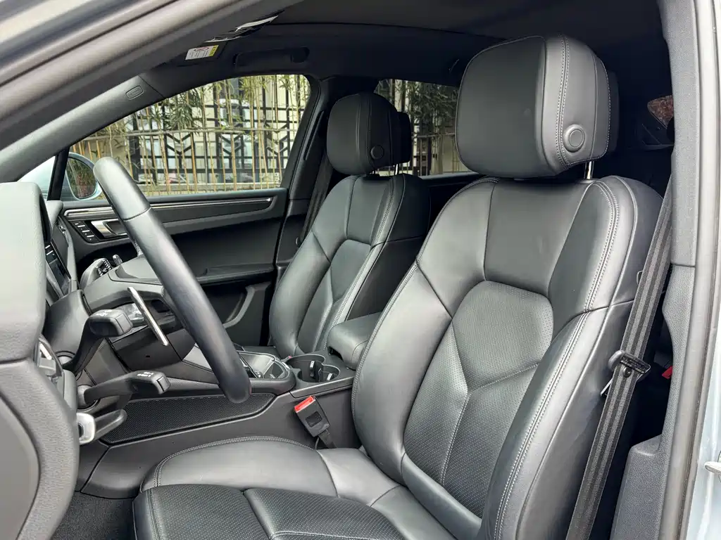 Macan 2023 Macan 2.0T купить на сайте DeffCars