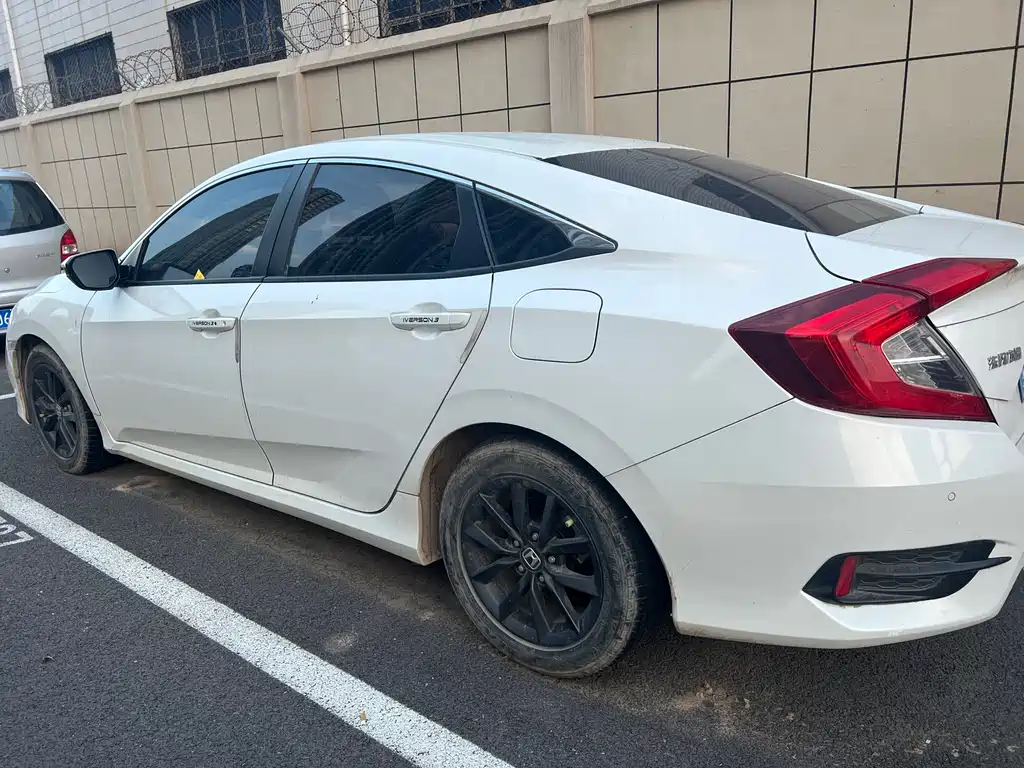 Civic 2019 220TURBO CVT Dynamic Edition National V купить на сайте DeffCars