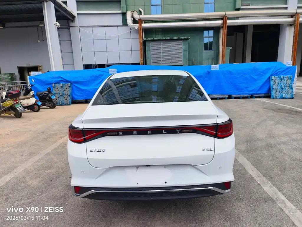 Emgrand L 2022 1.4T CVT flagship model купить на сайте DeffCars