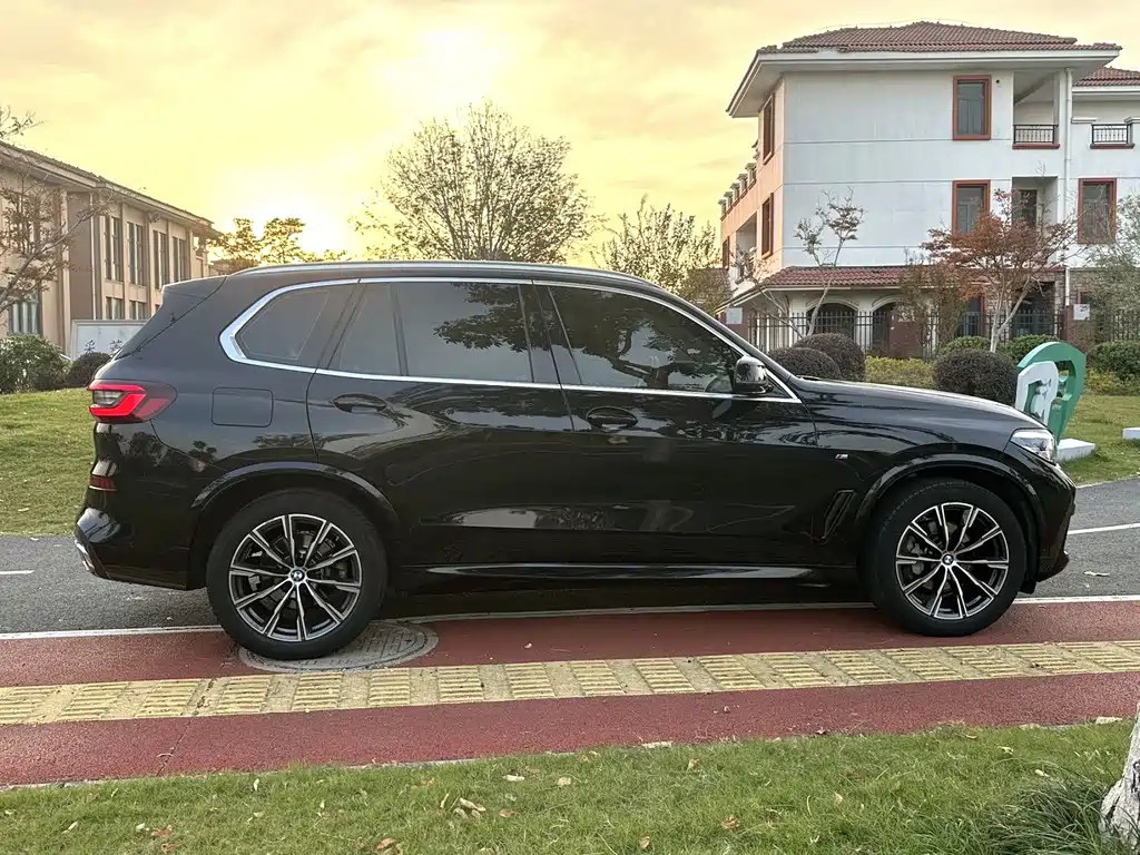 BMW X5 imported 2019 xDrive30i M sports package купить на сайте DeffCars