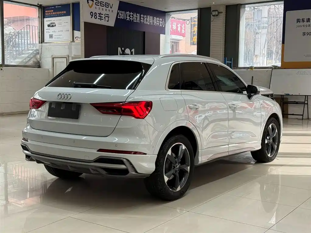 Audi Q3 2022 35 TFSI Fashionable and Dynamic купить на сайте DeffCars