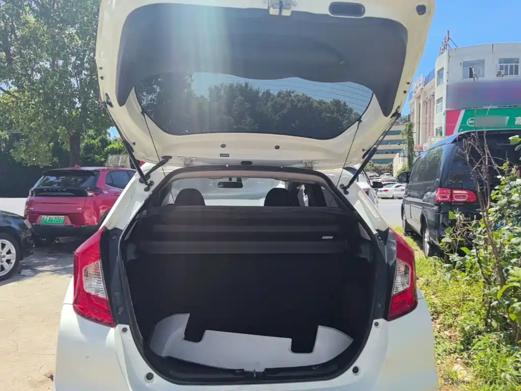 Fit 2018 1.5L CVT Comfort Skylight Edition купить на сайте DeffCars