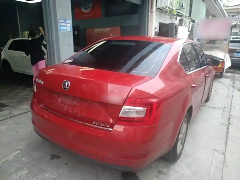 Octavia 2015 1.6L automatic Yijun version купить на сайте DeffCars