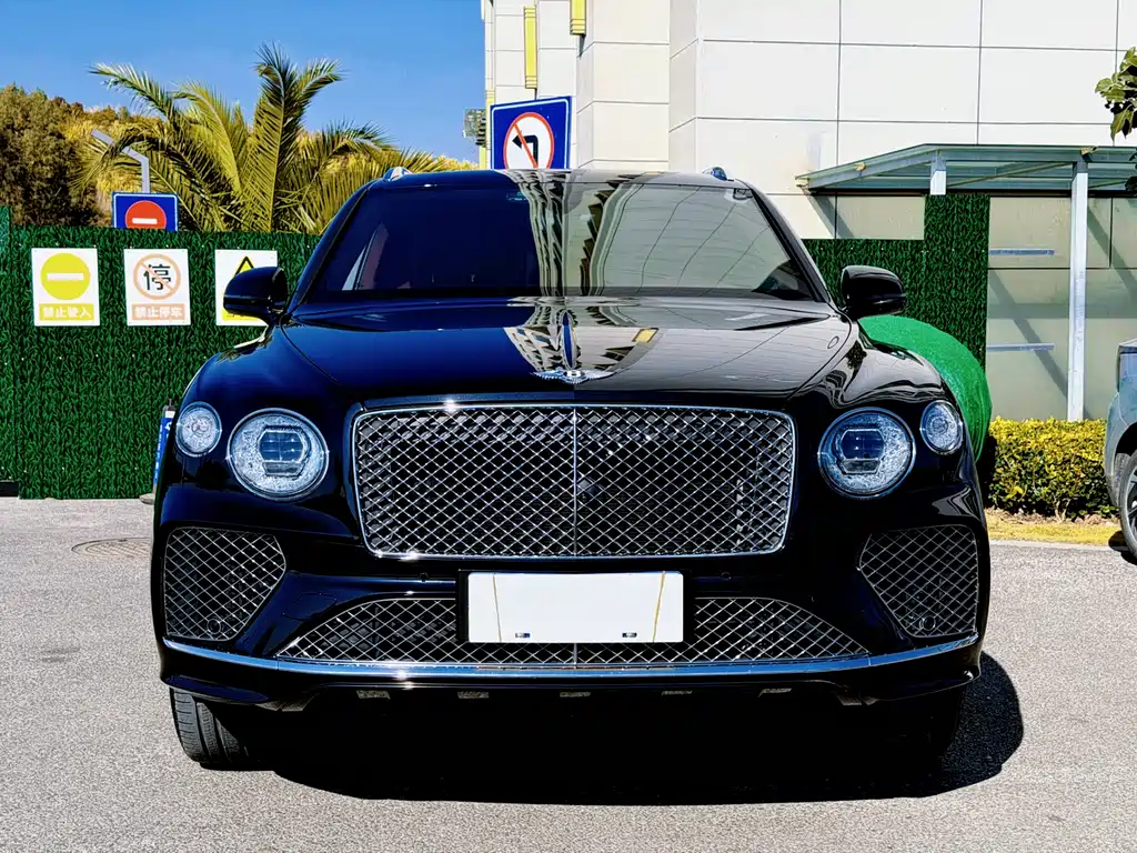 Bentayga 2021 4.0T V8 купить на сайте DeffCars