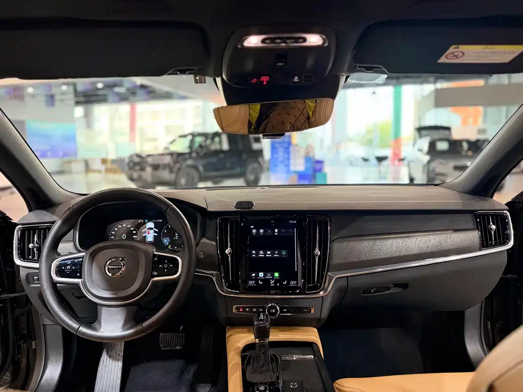 Volvo V90 2017 Cross Country T5 AWD Zhiyuan Edition купить на сайте DeffCars