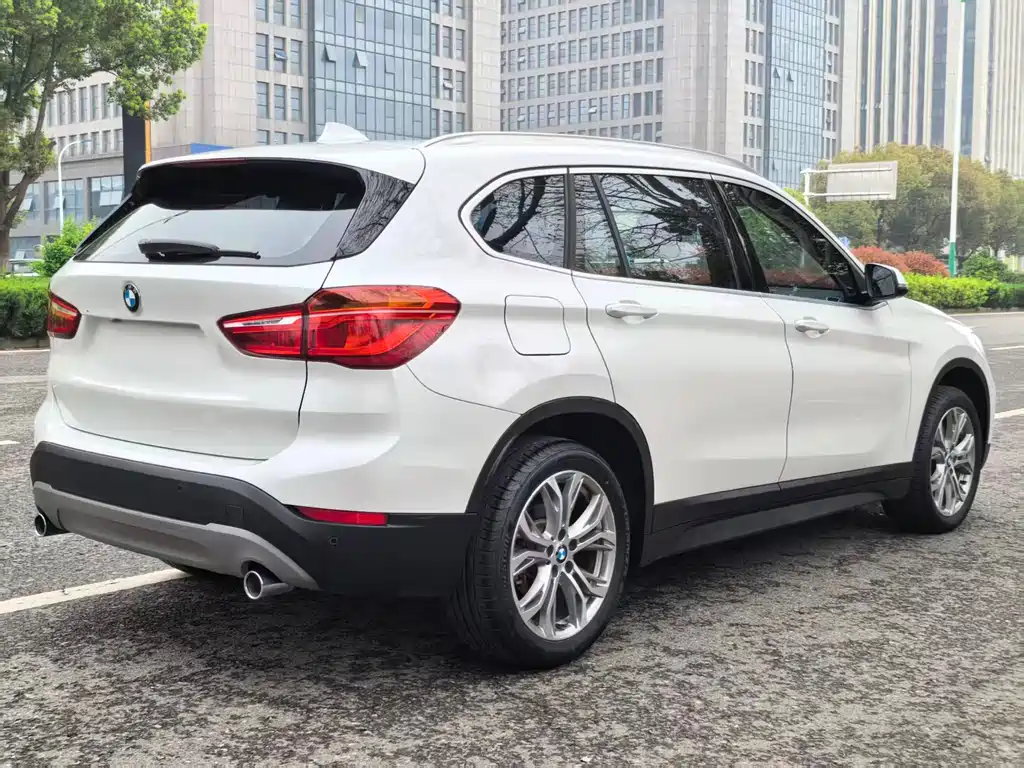 BMW X1 2018 sDrive20Li Leading Model купить на сайте DeffCars