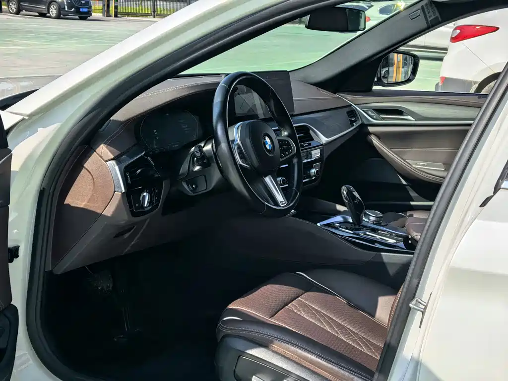BMW 5 Series 2021 530Li Leading Luxury Package купить на сайте DeffCars