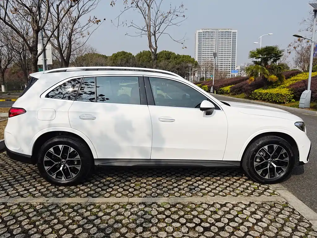 Mercedes-Benz GLC 2023 GLC 260 L 4MATIC luxury model 5 seats купить на сайте DeffCars