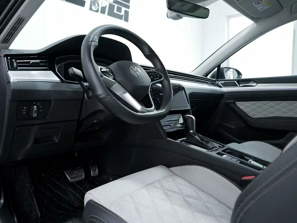 Magotan 2023 2 million commemorative edition 380TSI DSG flagship model купить на сайте DeffCars