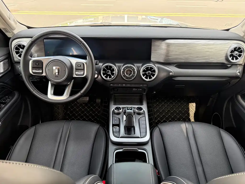 Tank 300 2025 2.0T Gasoline Conqueror купить на сайте DeffCars