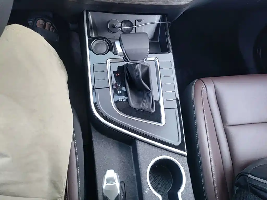 Fengxing T5 2022 Prosperity Model 1.5T Automatic Dream Chasing Edition Five Seats купить на сайте DeffCars