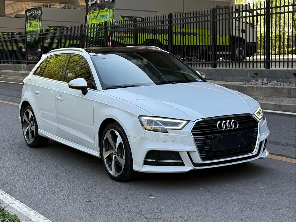 Audi A3 2017 Sportback 40 TFSI sporty купить на сайте DeffCars