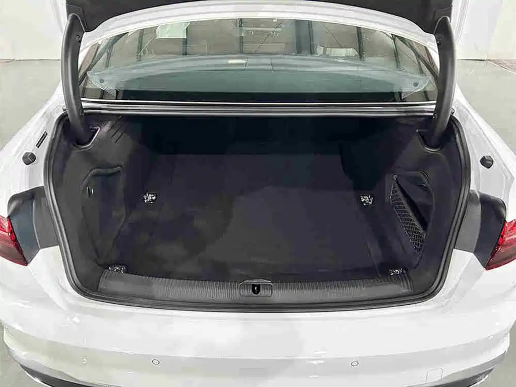 Audi A4L 2024 40 TFSI luxury and dynamic model купить на сайте DeffCars
