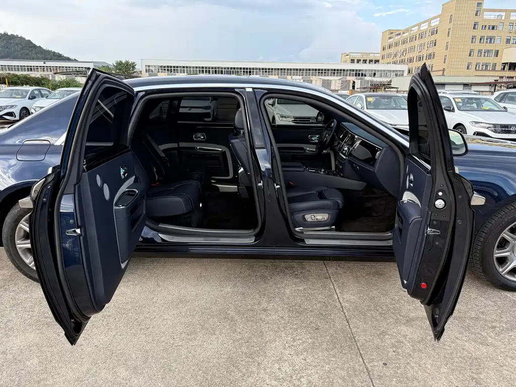 Ghost 2018 6.6T long wheelbase version купить на сайте DeffCars