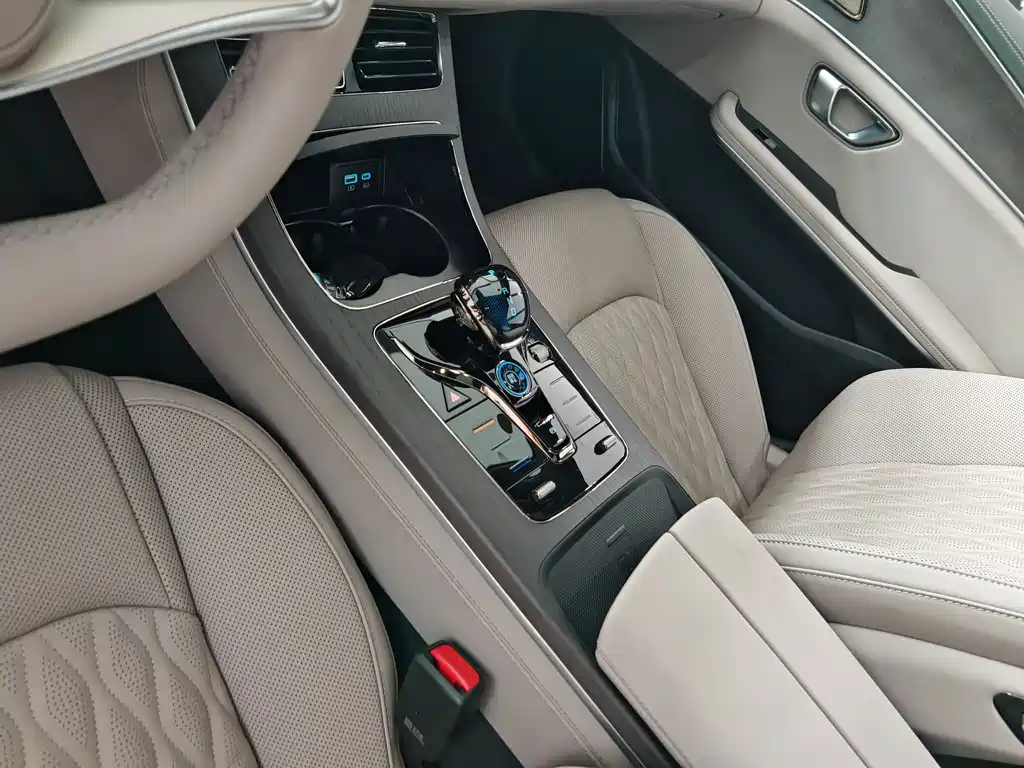 Han 2025 DM-i smart driving version 125KM lidar flagship model купить на сайте DeffCars