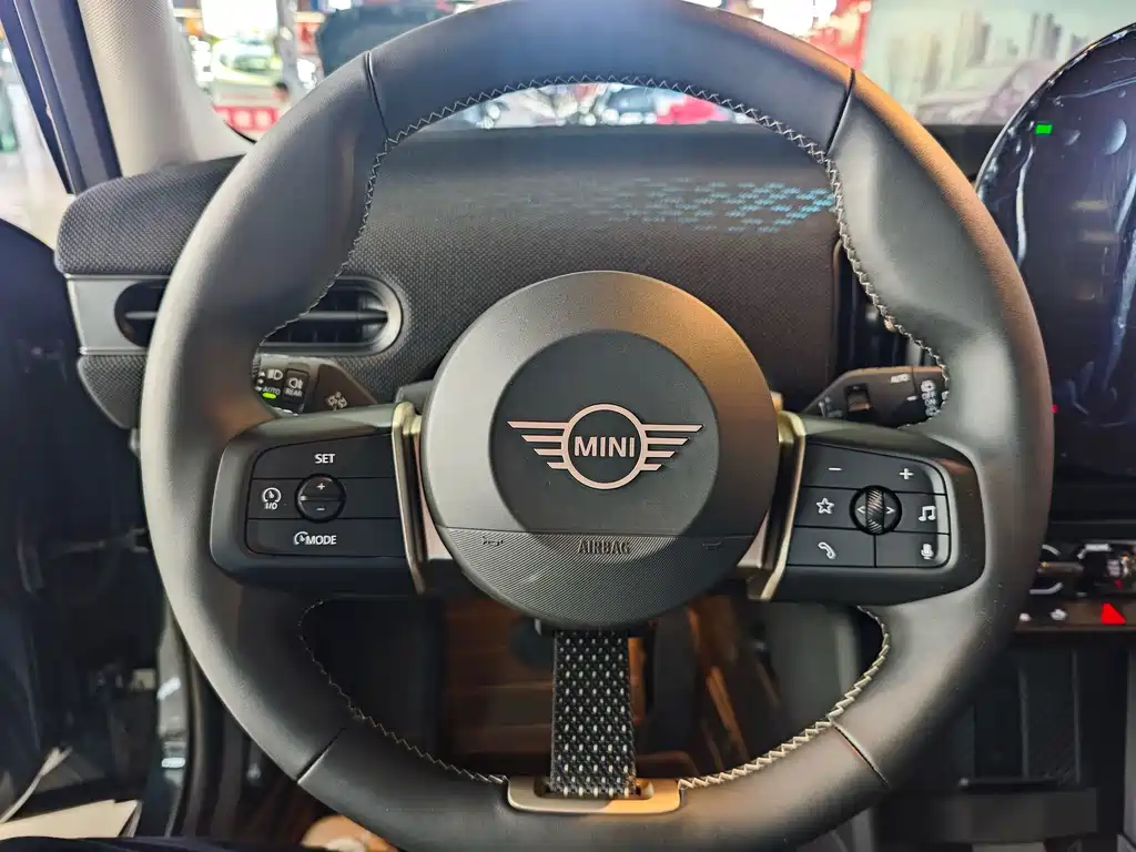 MINI 2025 1.5T COOPER Classic Five-Door Edition купить на сайте DeffCars