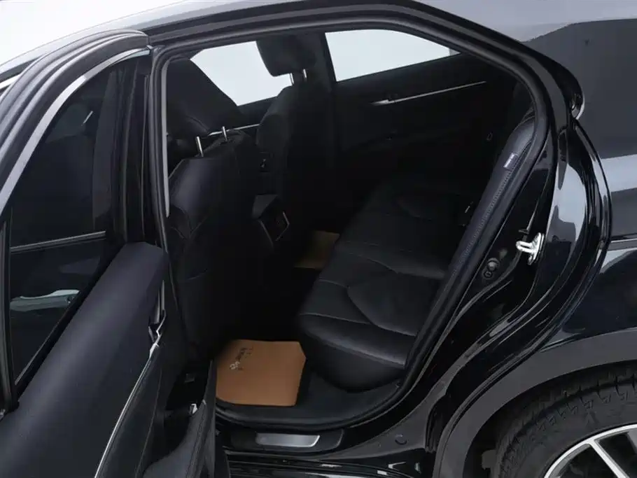 Camry 2023 2.5G Deluxe Edition купить на сайте DeffCars