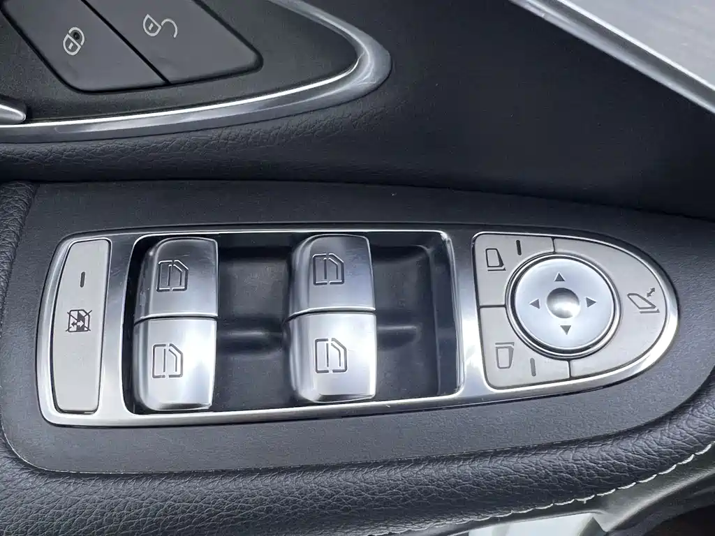 Mercedes-Benz GLC 2022 facelift GLC 260 L 4MATIC dynamic купить на сайте DeffCars