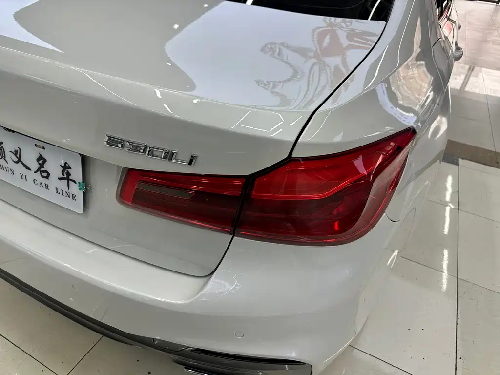 BMW 5 Series 2019 facelift 530Li leading M sports package купить на сайте DeffCars