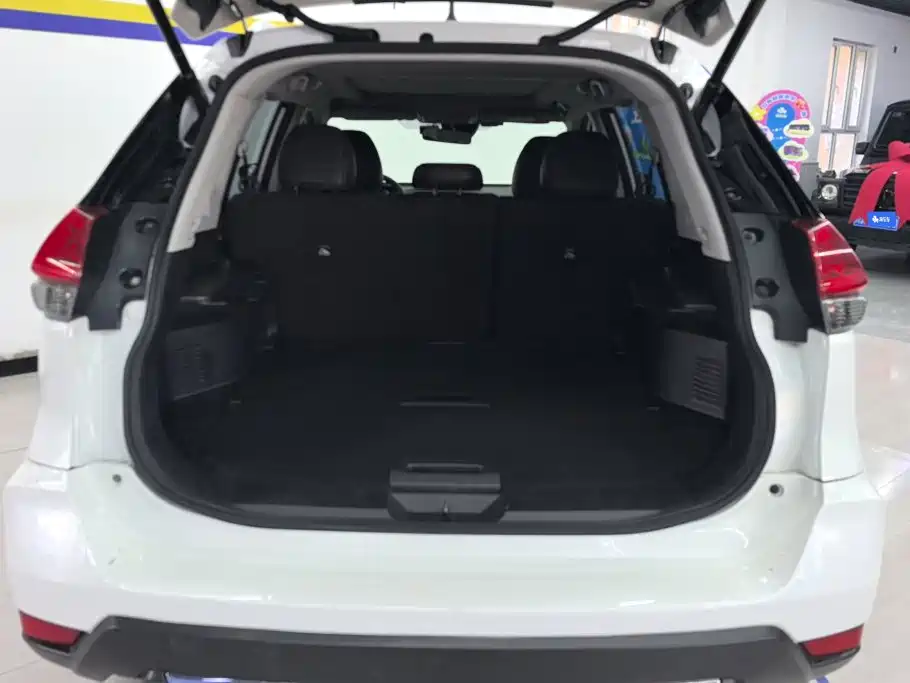 X-Trail 2017 2.5L CVT Deluxe Edition 4WD купить на сайте DeffCars
