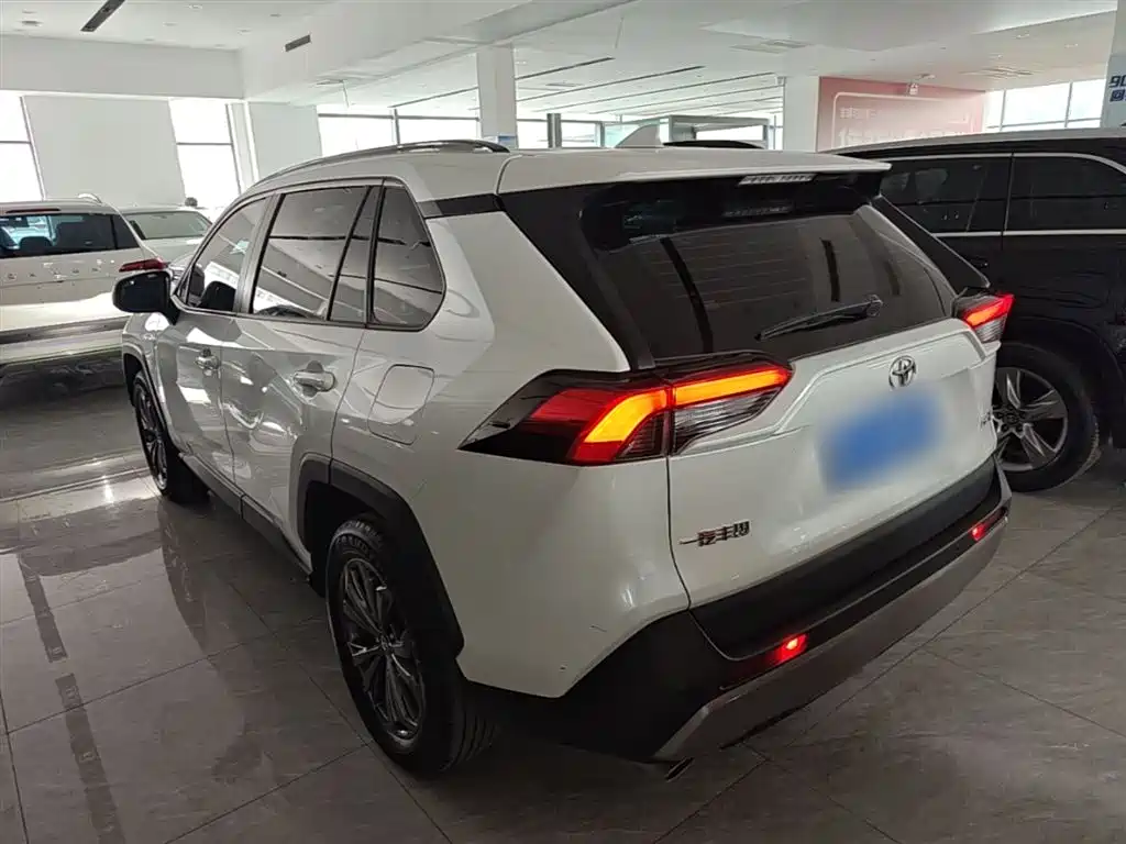 RAV4 Rongfang 2023 2.0L CVT two-wheel drive fashion Plus version купить на сайте DeffCars