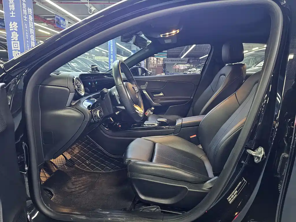 Mercedes-Benz A-Class 2022 Facelift A 200 L Sports Sedan Fashionable купить на сайте DeffCars