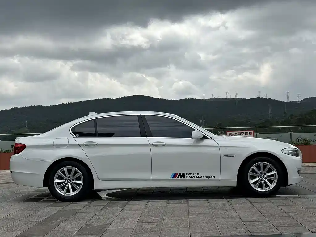 BMW 5 Series 2013 525Li Luxury Model купить на сайте DeffCars