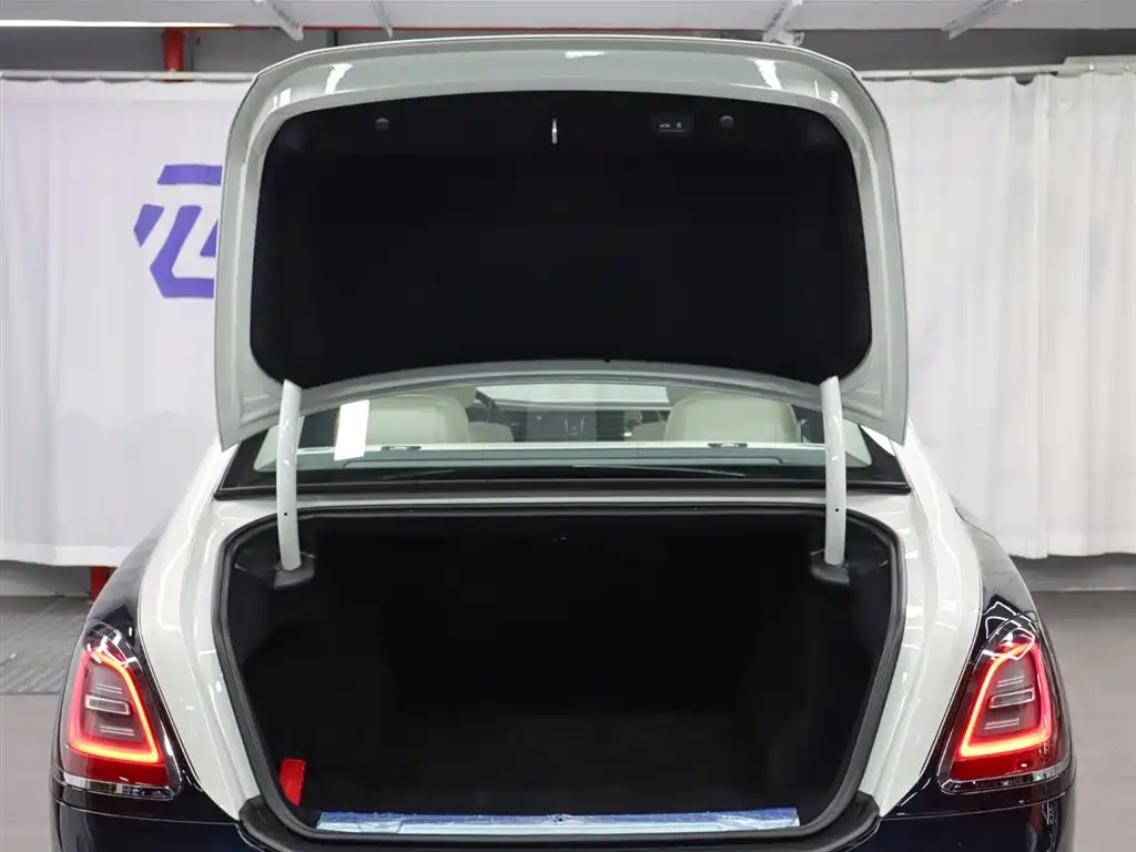 Ghost 2021 6.7T standard wheelbase version купить на сайте DeffCars