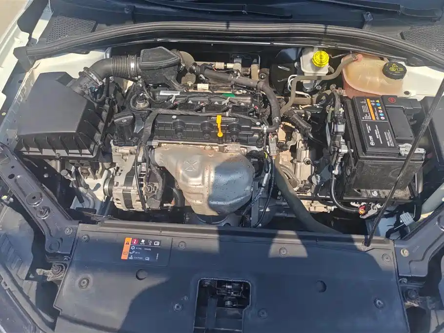 Roewe i5 2021 1.5L manual platinum version купить на сайте DeffCars