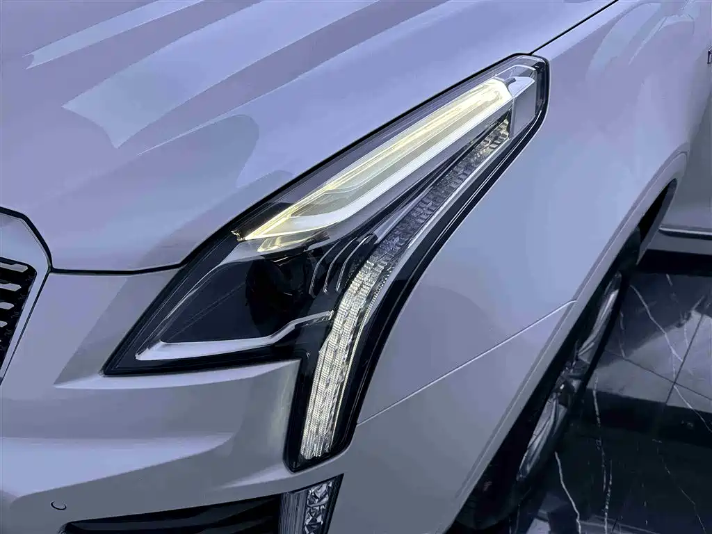 Cadillac XT5 2022 2.0T two-wheel drive luxury model купить на сайте DeffCars