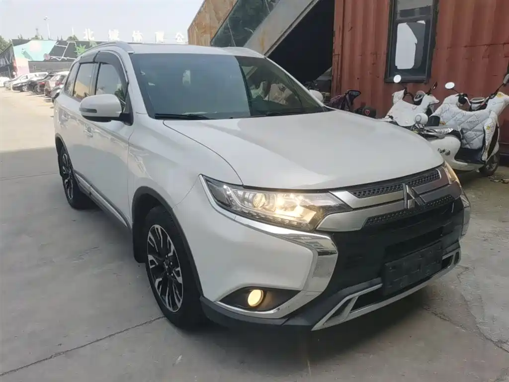Outlander 2019 2.0L 2WD Enjoy Edition 7 seats National V купить на сайте DeffCars