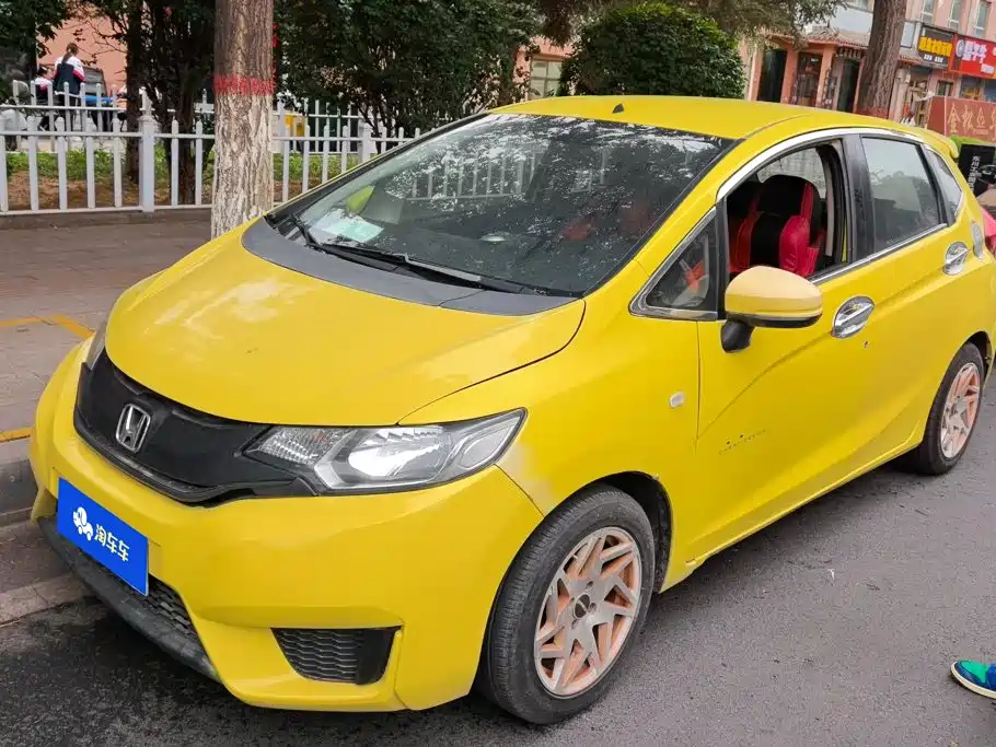 Fit 2014 1.5L LX manual comfort model купить на сайте DeffCars