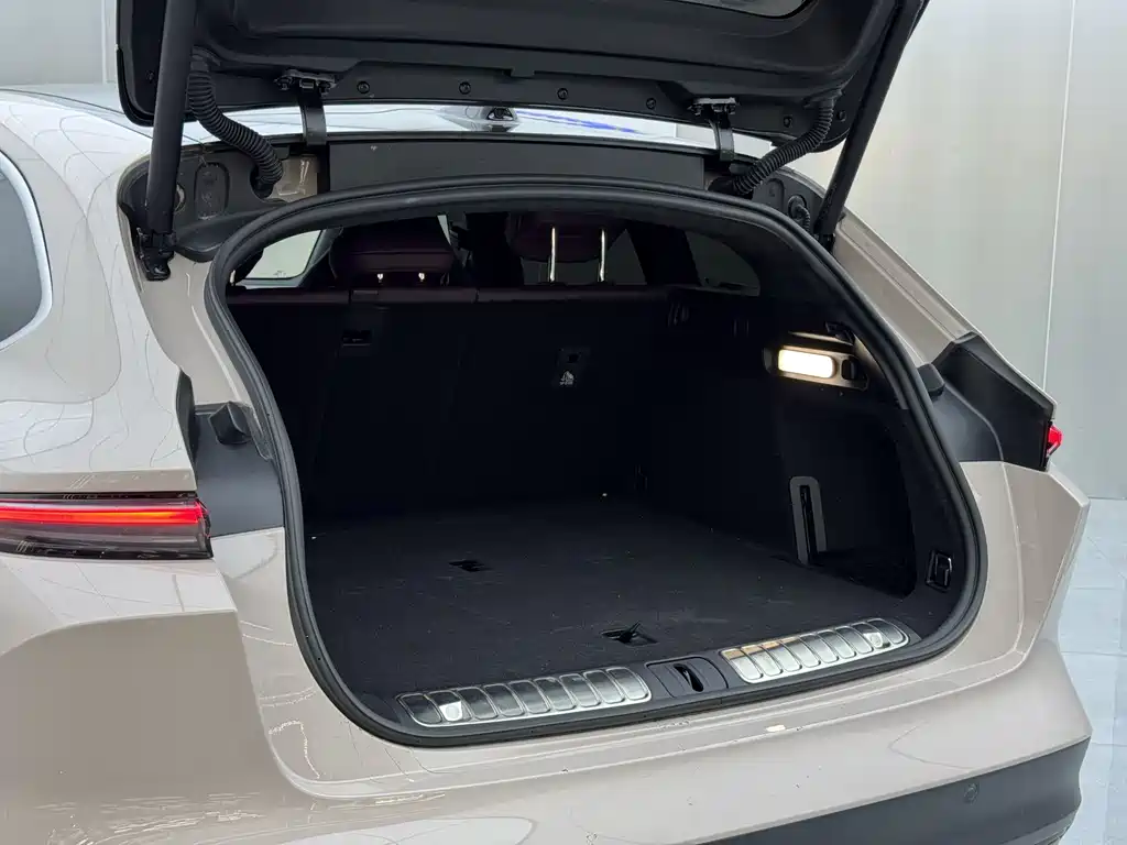 NIO ET5T 2024 model 75kWh Touring купить на сайте DeffCars