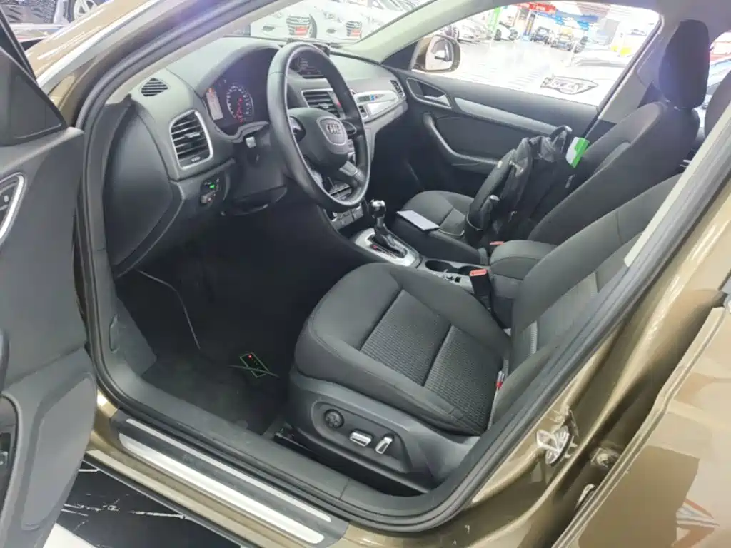 Audi Q3 2016 30 TFSI Standard Edition купить на сайте DeffCars