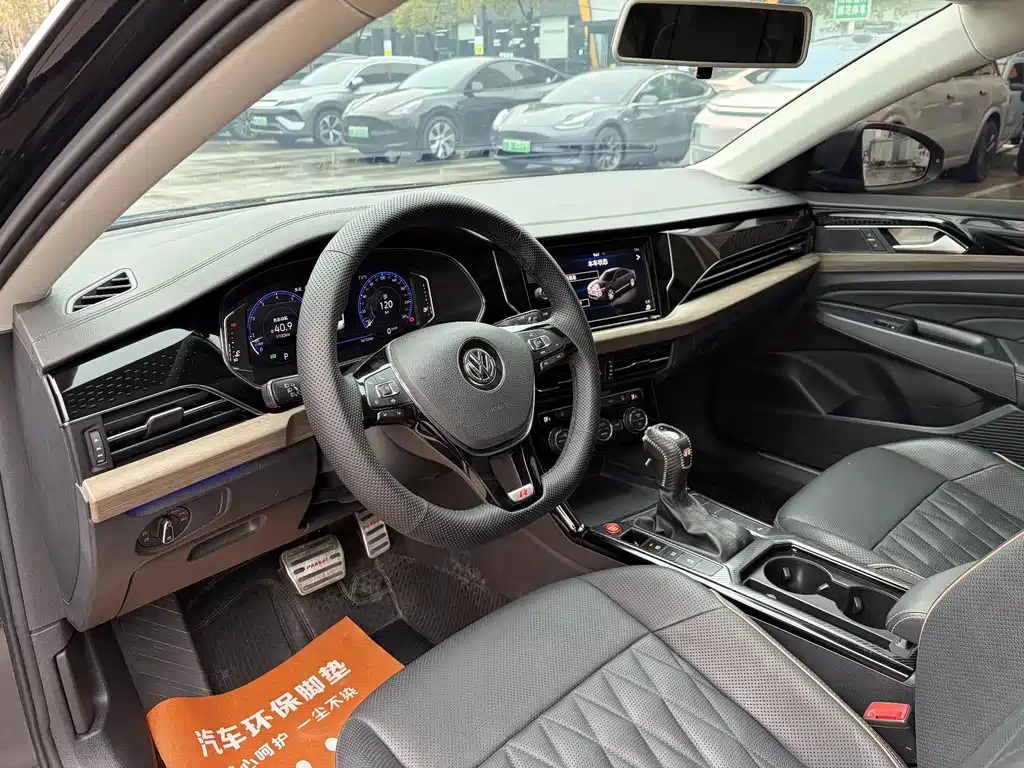 Passat 2019 380TSI Deluxe Edition National VI купить на сайте DeffCars