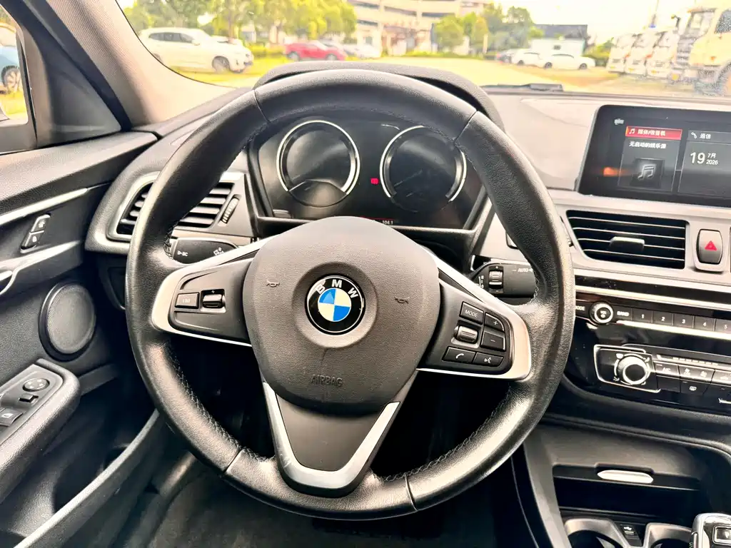 BMW 1 Series 2020 120i Fashion купить на сайте DeffCars