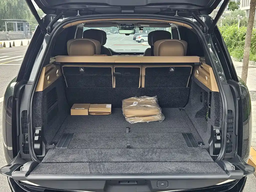 Range Rover 2024 3.0 L6 400PS Model Extended Edition купить на сайте DeffCars