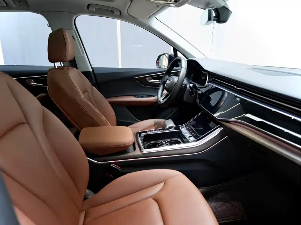 Audi Q7 2021 55 TFSI quattro S line sports version купить на сайте DeffCars