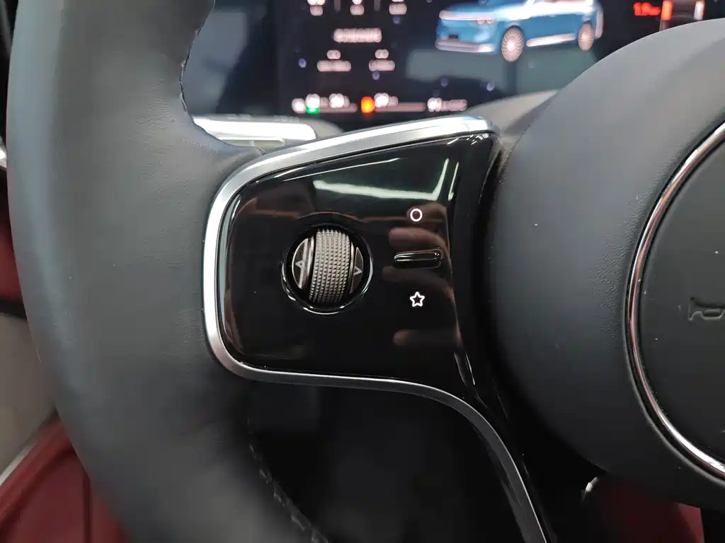Wenjie M8 2025 extended range Ultra version 53.4kWh 5-seater version 192-line lidar) купить на сайте DeffCars