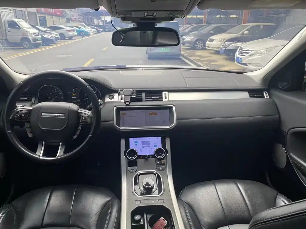 Range Rover Evoque 2018 240PS PURE Fashion Edition купить на сайте DeffCars